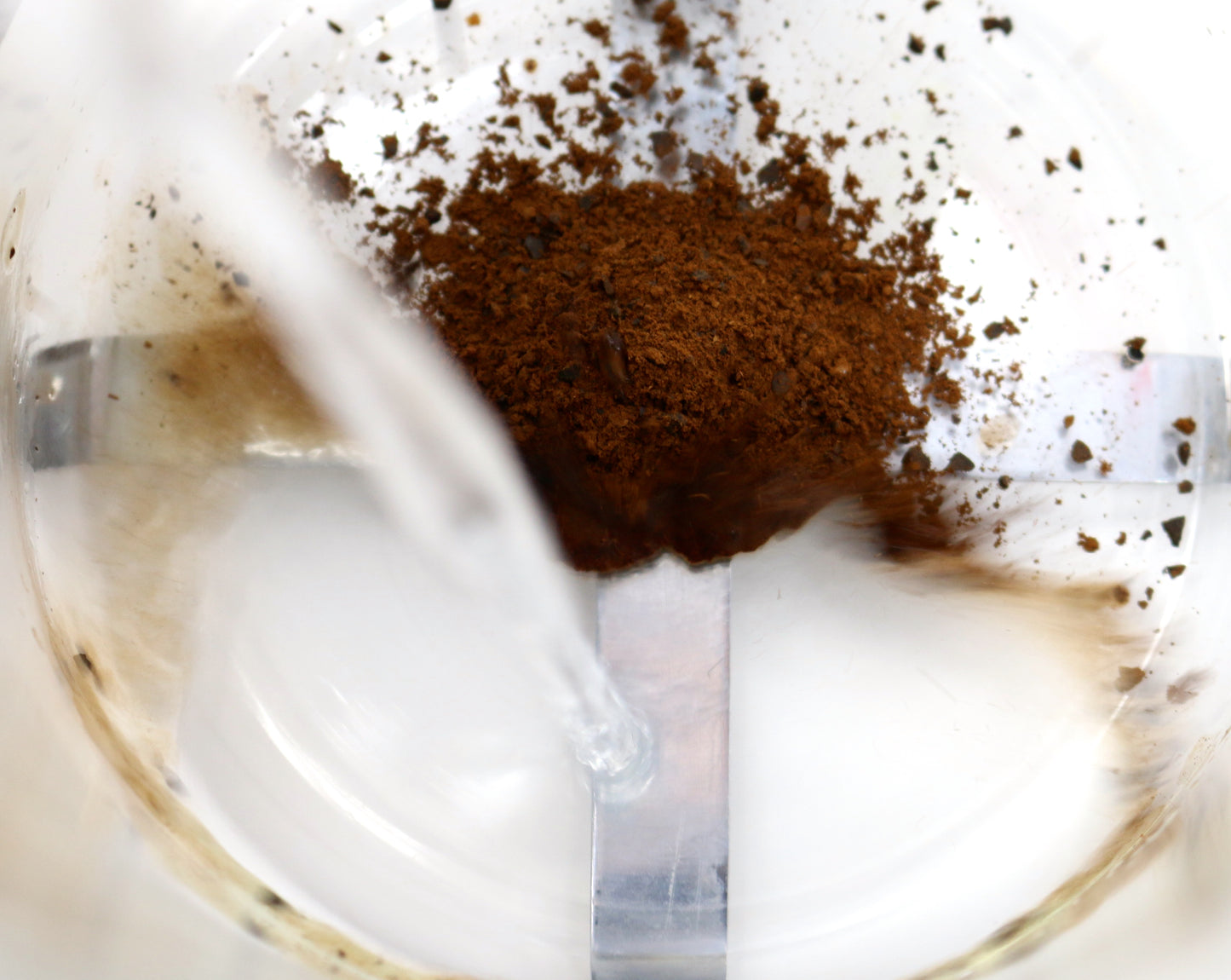 
                  
                    Brewing Cophie with water in French Press
                  
                